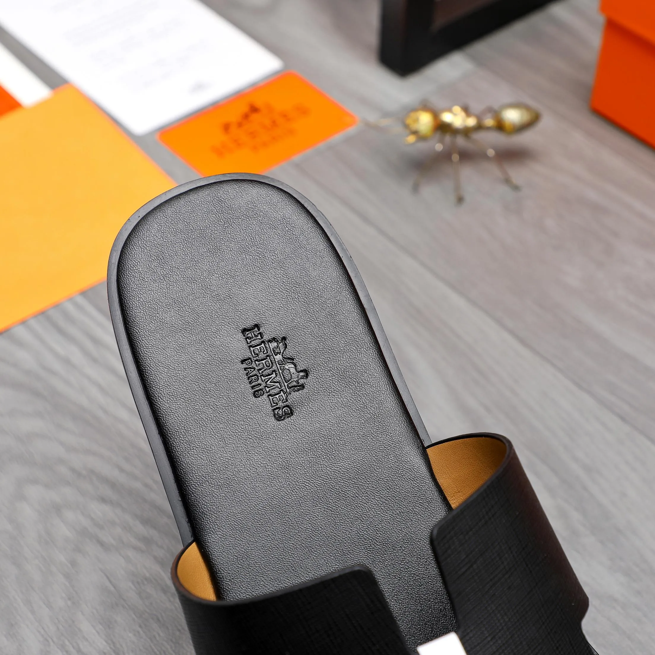 Men's shoes 💰280 Product trademark: Hermes "Hermes" slippers Regular size: 38-46 Product material: vertical grain cowhide upper, microfiber lining, original outsole